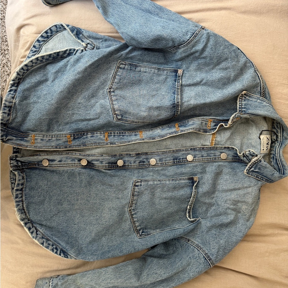 Zara oversized Light Wash Denim Button-Up Shirt Jacket